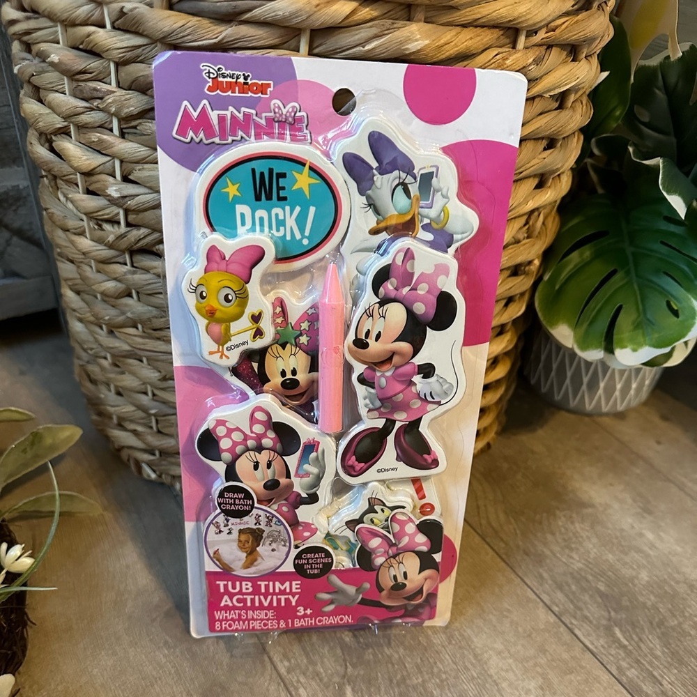 New Disney Minnie Mouse Bath Toys Crayon & Foam Friends Tub Time Activity Set